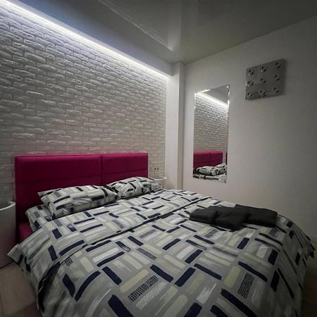 2-Room Luxury Apartment In The Center Kiev Exteriör bild